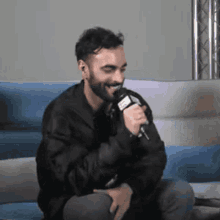 Marco Mengoni Interview GIF - Marco Mengoni Interview Laugh GIFs