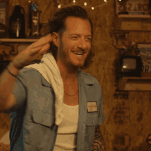 Whats Up Tyler Hubbard GIF - Whats Up Tyler Hubbard Everybody Needs A Bar Song GIFs