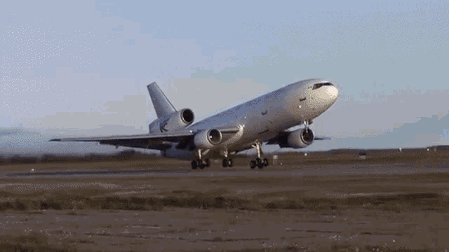 Takeoff Dc10 GIF - Takeoff Dc10 Airplane - Discover & Share GIFs