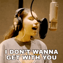 I Dont Wanna Get With You Alessia Cara GIF - I Dont Wanna Get With You Alessia Cara Here GIFs