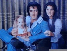 Elvis Kiss GIF - Elvis Kiss Family GIFs