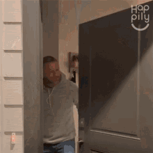 Youre Here Happily GIF - Youre Here Happily Youve Came GIFs
