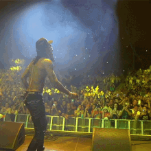 Performing Wiz Khalifa GIF - Performing Wiz Khalifa Singing GIFs