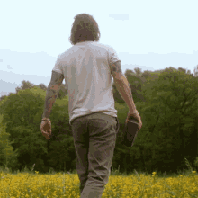 Walking Tyler Hubbard GIF - Walking Tyler Hubbard 35s Song GIFs
