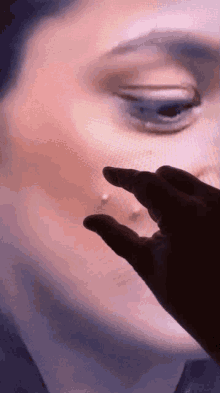 Squeeze Pop GIF - Squeeze Pop Pimple GIFs