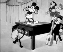 Piano Mickey Mouse GIF