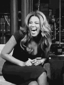Beyonce Laughing GIF - Beyonce Laughing Bounce GIFs
