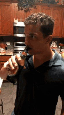Happy New Years Eve 2020 GIF - Happy New Years Eve 2020 Drink GIFs