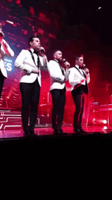 The Overtones Sing GIF - The Overtones Sing Perform GIFs