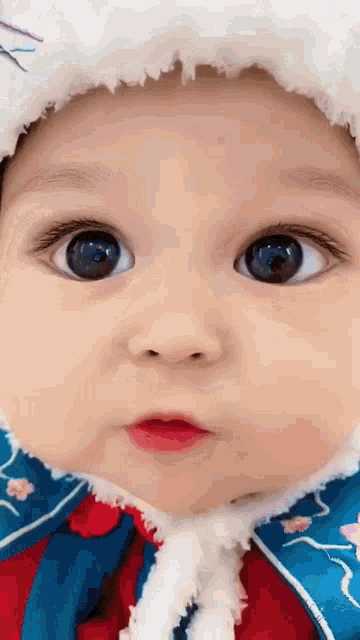 Cuye Baby Cute GIF - Cuye Baby Cute Baby - Discover & Share GIFs