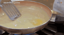 Cocinando Un Huevo Master Chef Argentina GIF - Cocinando Un Huevo Master Chef Argentina Desayuno GIFs