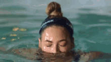 Queen Bee GIF - Beyonce Yonce Pool GIFs