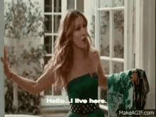 Carrie Satc GIF - Carrie Satc I Live Here GIFs