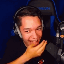 Trying Not To Laugh Vrax GIF - Trying Not To Laugh Vrax Trying To Contain Laughter GIFs