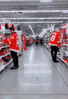 Detroit Red Wings Store GIF - Detroit Red Wings Store Shopping GIFs