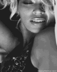 I Am. . . GIF - Beyonce Sasha Fierce Queen B GIFs