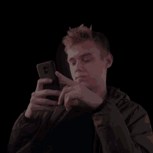 Igor Phone GIF - Igor Phone Texting GIFs