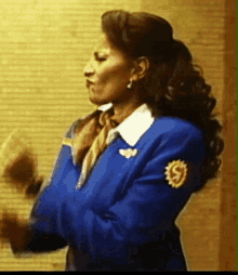 Jackie Brown Is Busting Some Crazy Moves GIF - Jackie Brown Is Busting Some Crazy Moves GIFs