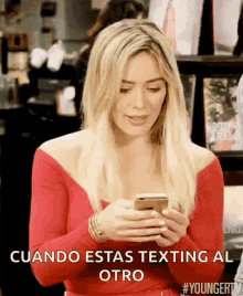Texting Scrolling GIF - Texting Scrolling Hilary Duff GIFs