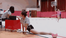 cheng xiao rhythmic gymnastics splits ball