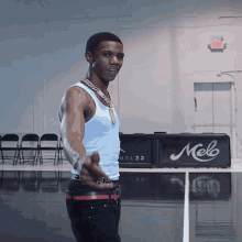 Pointing A Boogie Wit Da Hoodie GIF - Pointing A Boogie Wit Da Hoodie Beast Mode Song GIFs