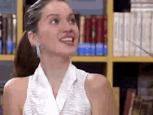 Nathalia Dill Malhacao GIF - Nathalia Dill Malhacao Wtf Is Going On GIFs