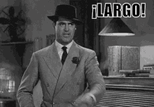 Humphrey Bogart Quiere Que Te Largues De Aquí GIF - Hombre Fuera Largo GIFs