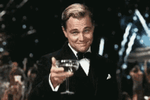 Leonardo Di Caprio Cheers GIF - Leonardo Di Caprio Cheers Party GIFs