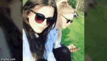 Sarina Malfoy Selfie GIF - Sarina Malfoy Selfie Blonde GIFs