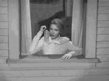 Scarlett Johansson Morphin GIF - Scarlett Johansson Morphin Window GIFs