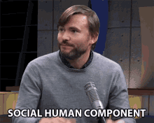 Social Human Component Explaining GIF