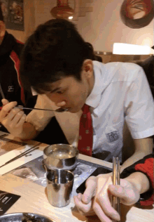 Gab And Lam Eating GIF - Gab And Lam Eating Zoom In GIFs