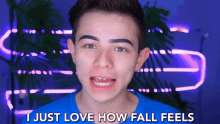 I Just Love How Fall Feels Fall GIF - I Just Love How Fall Feels Fall Cozy GIFs