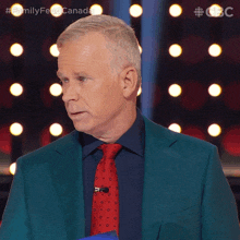 Looking Around Gerry Dee GIF - Looking Around Gerry Dee Family Feud Canada GIFs