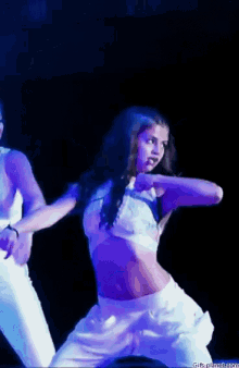 Selena Gomez Dancing GIF - Selena Gomez Dancing Live GIFs