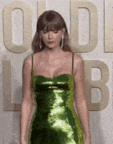 Indiniprint Taylor Swift Green Dress Golden Globes GIF - Indiniprint Taylor Swift Green Dress Golden Globes GIFs