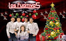 Los Fugitivos Triste Navida GIF - Los Fugitivos Triste Navida Christmas Dance GIFs