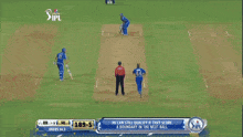 a cricket game is being played on a screen that says pepsi ipl