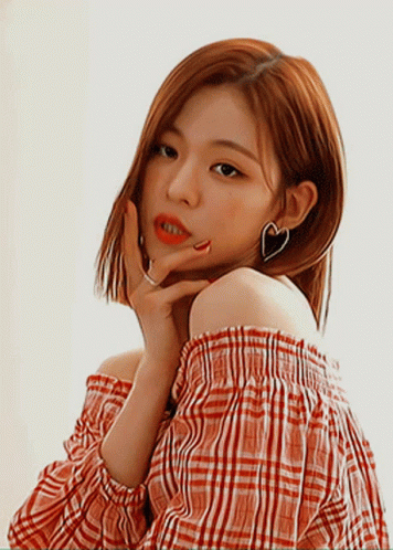 Lee Chaeyoung Fromis_9 GIF - Lee Chaeyoung Fromis_9 Pretty - Discover &  Share GIFs