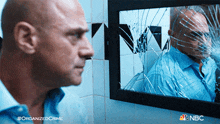 Looking At My Reflection Detective Elliot Stabler GIF - Looking At My Reflection Detective Elliot Stabler Christopher Meloni GIFs