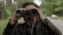 Guys Check This Out GIF - Guys Check This Out Binoculars GIFs