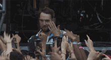 Cell Phones Rocking Out GIF - Cell Phones Rocking Out Honne GIFs