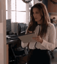 Station19 Carina Deluca GIF - Station19 Carina Deluca Taking Notes GIFs