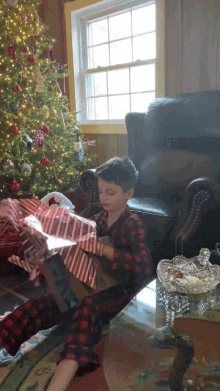 Opening Presents Merry Christmas GIF - Opening Presents Merry Christmas Gifts GIFs