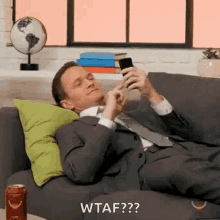 Neil Patrick Harris What The Hell GIF - Neil Patrick Harris What The Hell Wtf Is This GIFs
