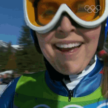 excited linsey vonn olympics2022 alpine skiing happy
