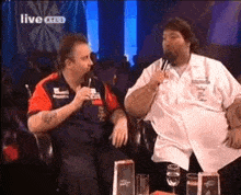 Andy Fordham Phil Taylor GIF - Andy Fordham Phil Taylor Master Of Darts 2004 GIFs