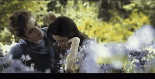 bella and edward kissing in eclipse
