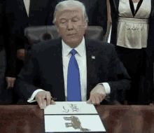 Trump Draws GIF - Trump Draws Horse GIFs