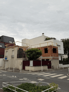 a building under construction with a sign that says b1
